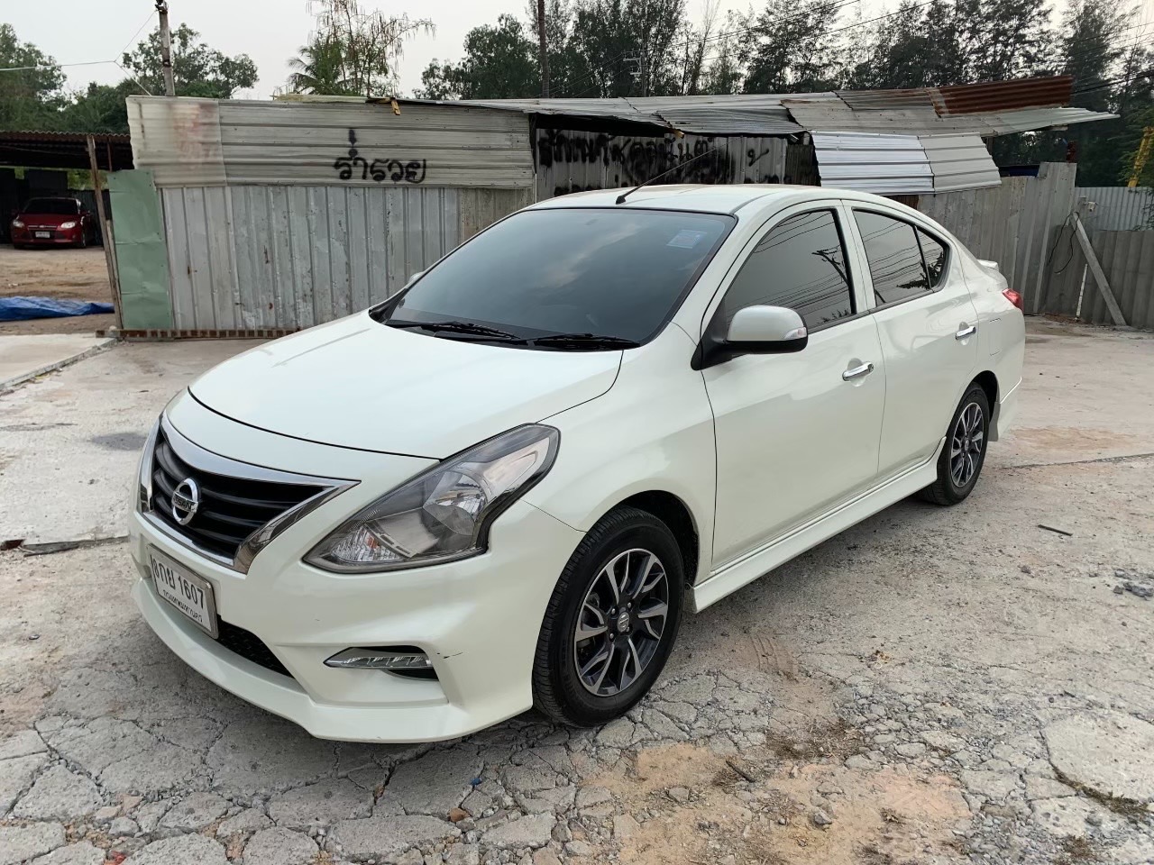 Nissan Almera